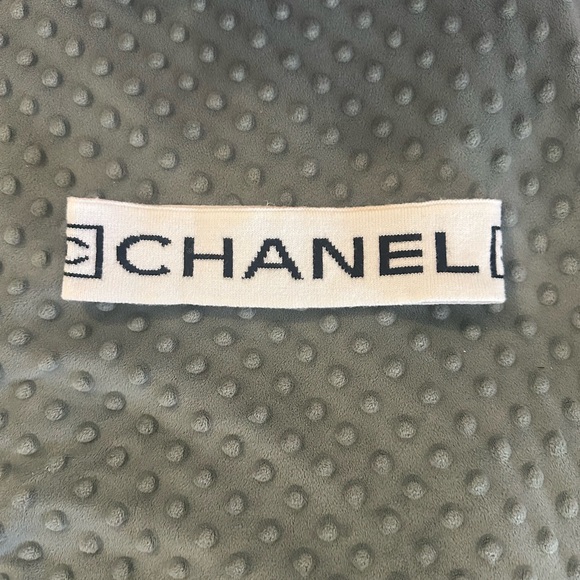 CHANEL Hair Band - Picture 1 of 3